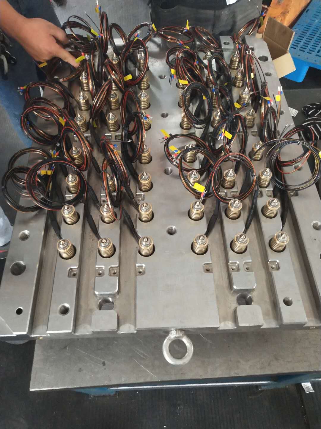 臺(tái)州注塑瓶蓋模具廠家哪家好，臺(tái)州瓶蓋模具加工廠家推薦